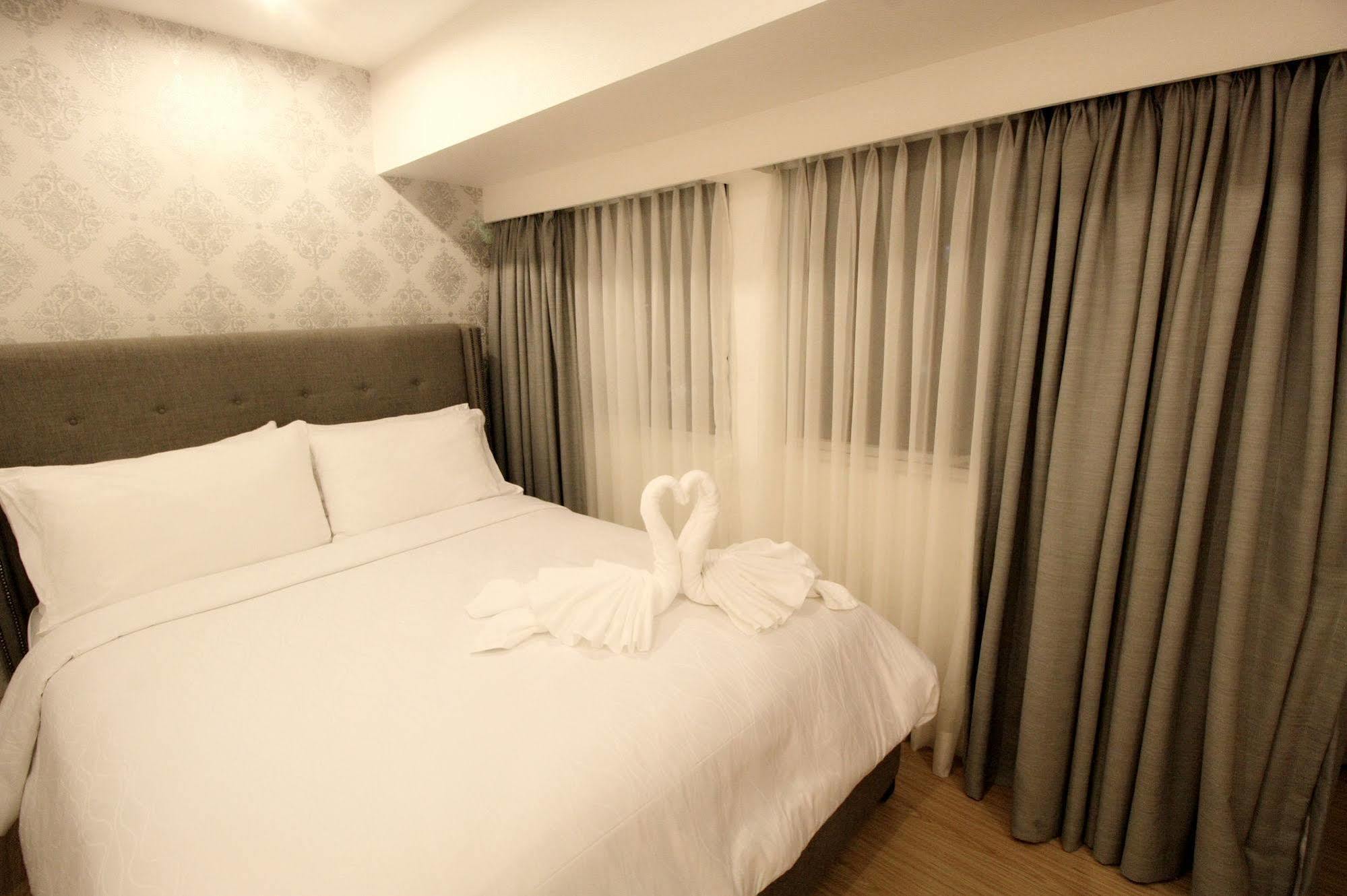 Maxstays - Max Style @ Fort Victoria Makati City Екстер'єр фото
