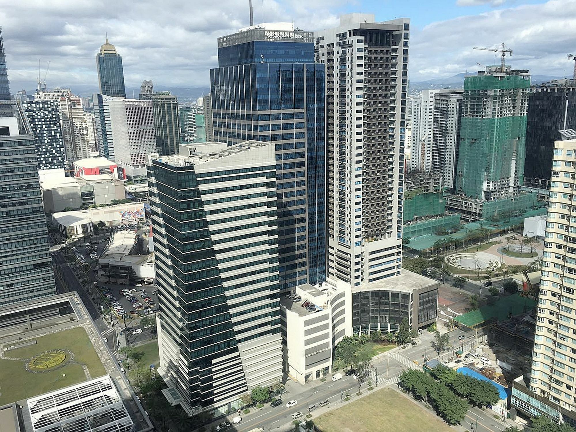 Maxstays - Max Style @ Fort Victoria Makati City Екстер'єр фото